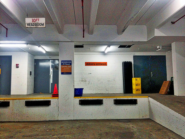 Understanding the 4 Key Differences: What is the Difference Between a Loading Bay and Dock?